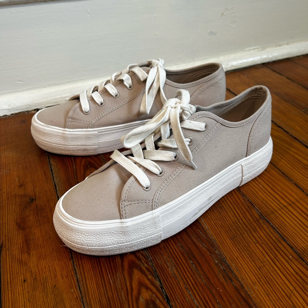 Women's Canvas Sneakers - Cream/ Beige